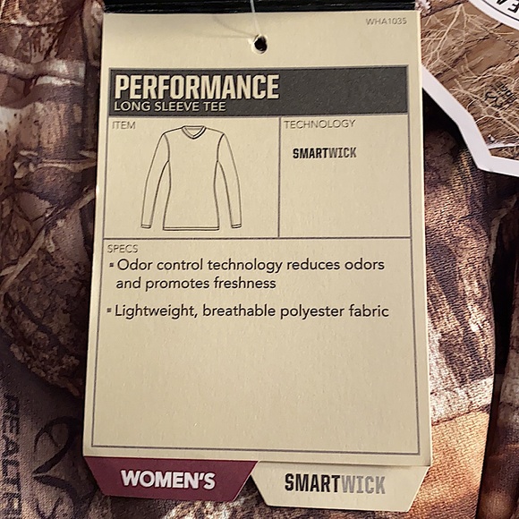 NWT Field & Stream women’s performance Realtree patterned long sleeve tee - Picture 7 of 8